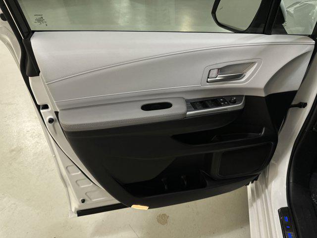 Photo of 2025 Wind Chill Pearl Toyota Sienna