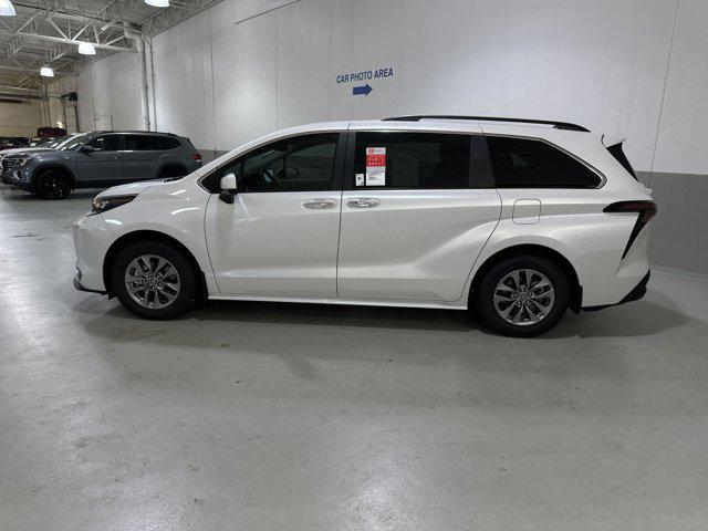 Photo of 2025 Wind Chill Pearl Toyota Sienna