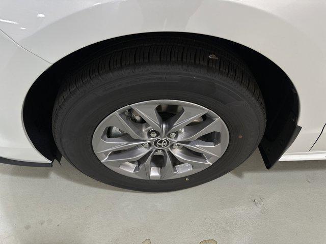 Photo of 2025 Wind Chill Pearl Toyota Sienna