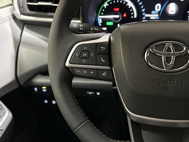 Photo of 2025 Wind Chill Pearl Toyota Sienna