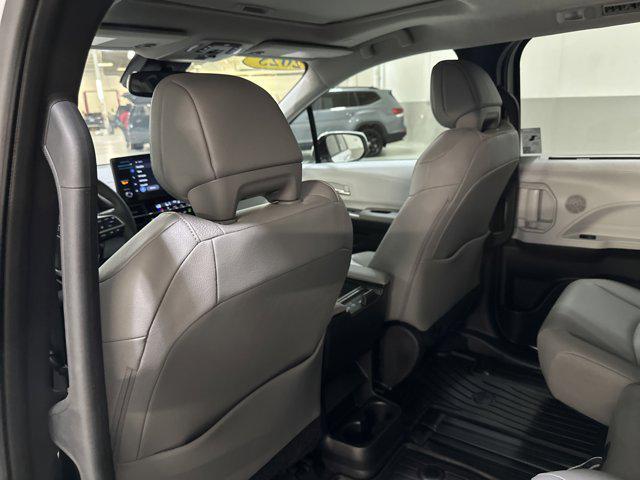 Photo of 2025 Wind Chill Pearl Toyota Sienna