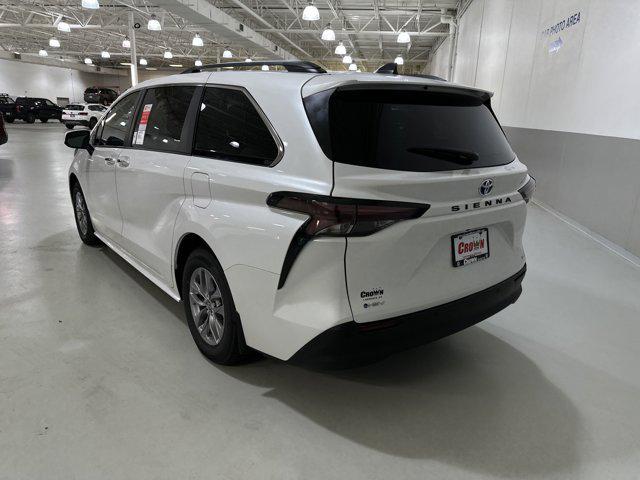 Photo of 2025 Wind Chill Pearl Toyota Sienna