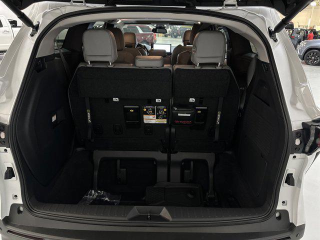 Photo of 2025 Wind Chill Pearl Toyota Sienna