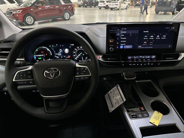 Photo of 2025 Wind Chill Pearl Toyota Sienna
