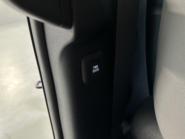 Photo of 2025 Wind Chill Pearl Toyota Sienna