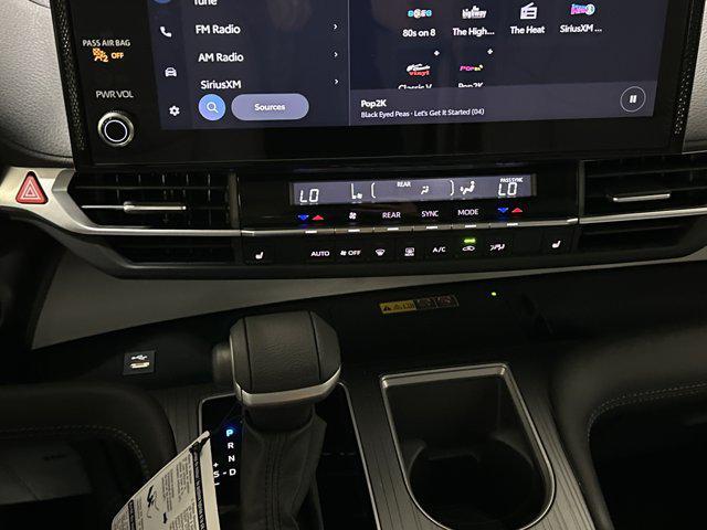 Photo of 2025 Wind Chill Pearl Toyota Sienna