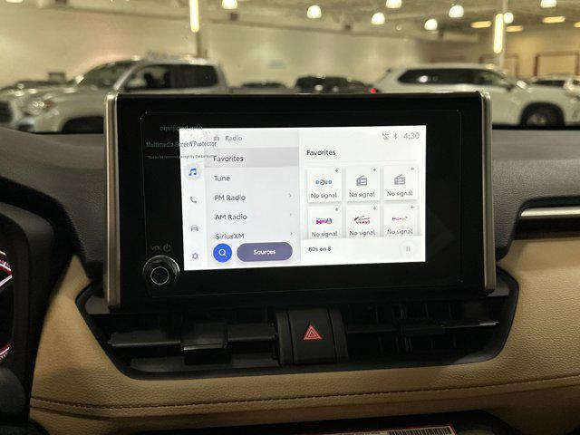 Photo of 2025 Ice Cap Toyota RAV4