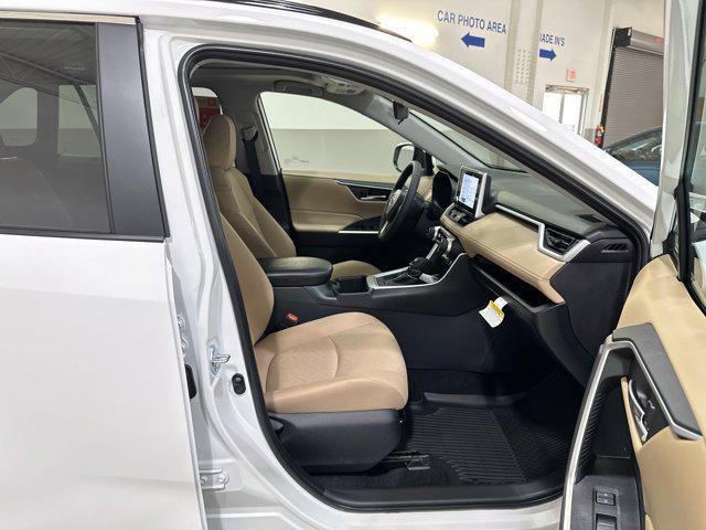 Photo of 2025 Ice Cap Toyota RAV4