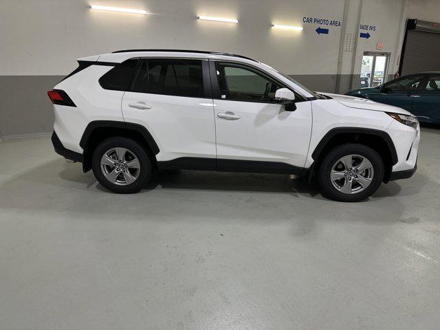 Photo of 2025 Ice Cap Toyota RAV4