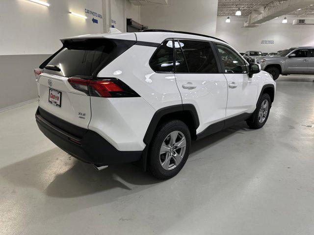 Photo of 2025 Ice Cap Toyota RAV4