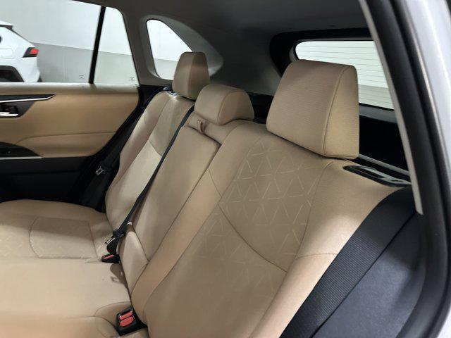 Photo of 2025 Ice Cap Toyota RAV4