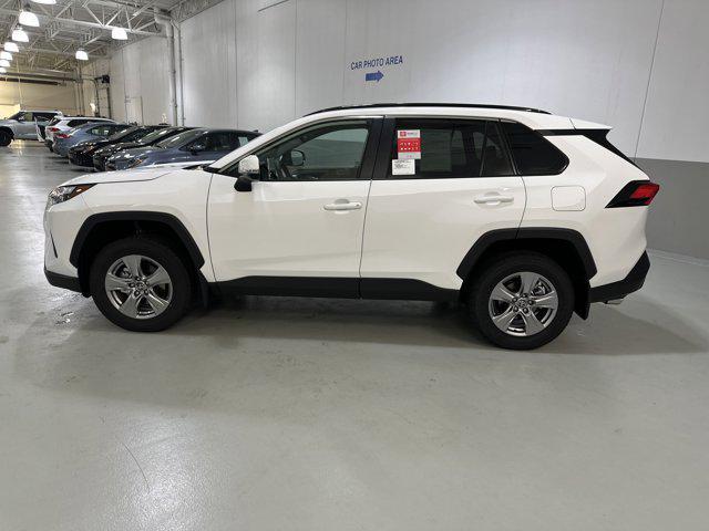 Photo of 2025 Ice Cap Toyota RAV4