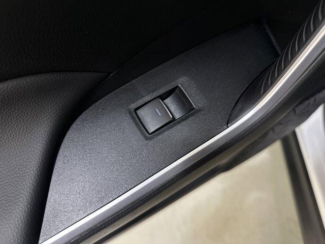 Photo of 2025 Ice Cap Toyota RAV4
