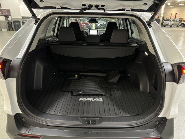 Photo of 2025 Ice Cap Toyota RAV4
