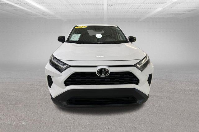 Photo of 2025 Ice Cap Toyota RAV4