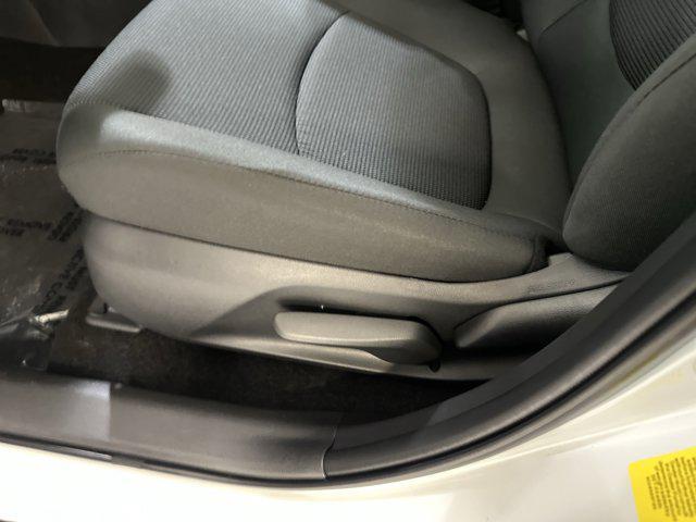 Photo of 2025 Ice Cap Toyota RAV4