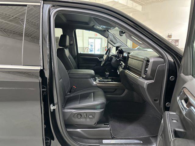 Photo of 2024 Onyx Black GMC Sierra 1500