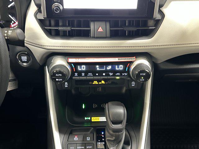 Photo of 2025 Ice Cap Toyota RAV4