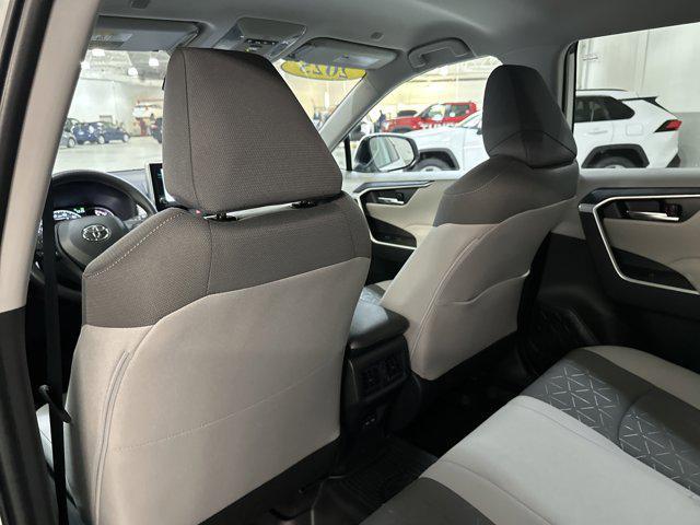 Photo of 2025 Ice Cap Toyota RAV4