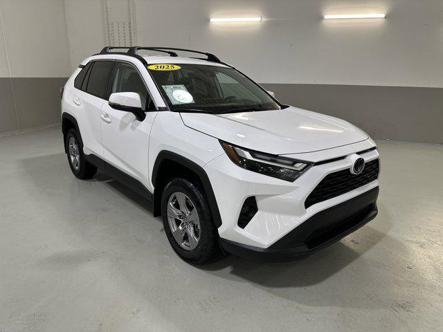 Photo of 2025 Ice Cap Toyota RAV4
