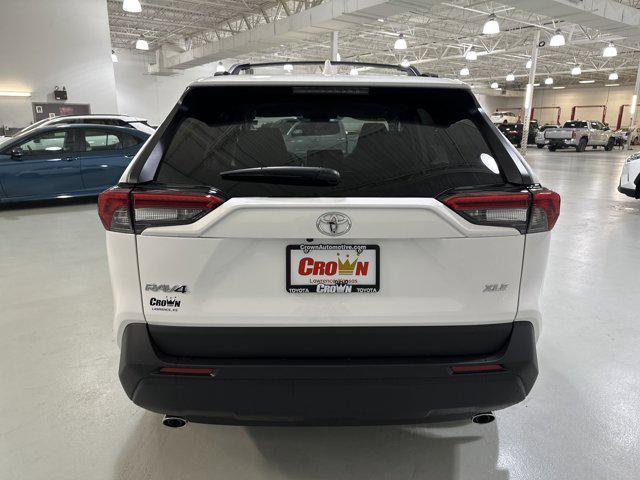 Photo of 2025 Ice Cap Toyota RAV4