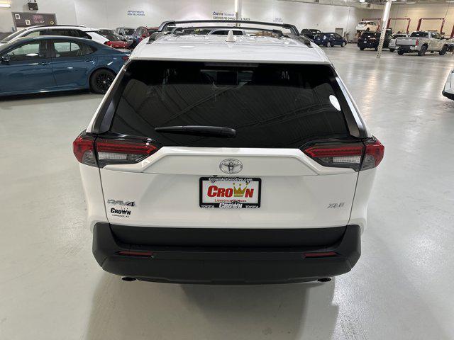 Photo of 2025 Ice Cap Toyota RAV4