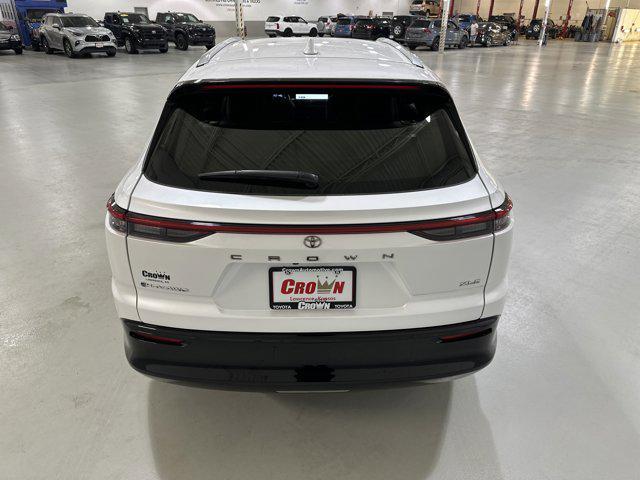 Photo of 2025 Oxygen White Toyota Crown Signia