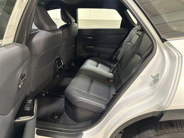 Photo of 2025 Oxygen White Toyota Crown Signia
