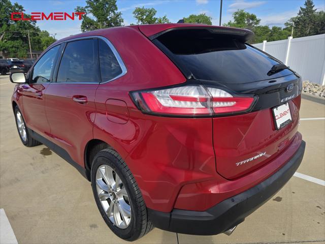 Photo of 2023 Red Metallic Ford Edge