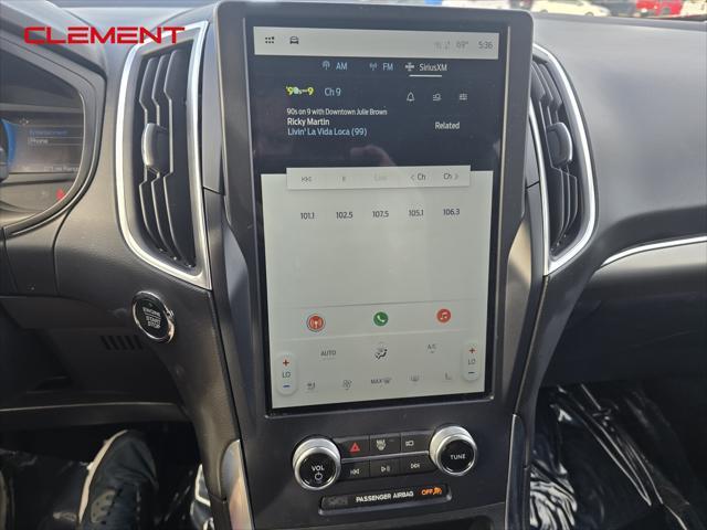 Photo of 2023 Red Metallic Ford Edge