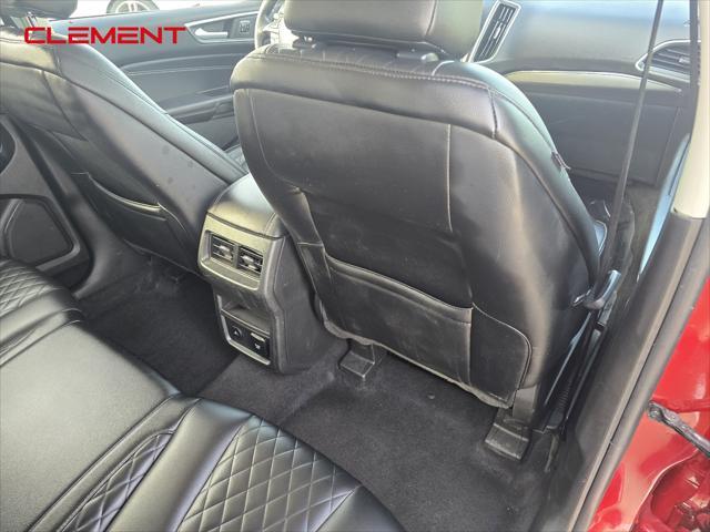 Photo of 2023 Red Metallic Ford Edge
