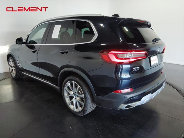 Photo of 2020 Black Sapphire Metallic BMW X5