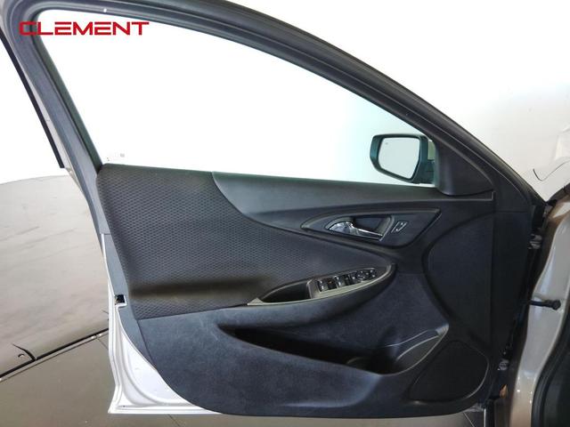 Photo of 2023 Mineral Gray Metallic Chevrolet Malibu
