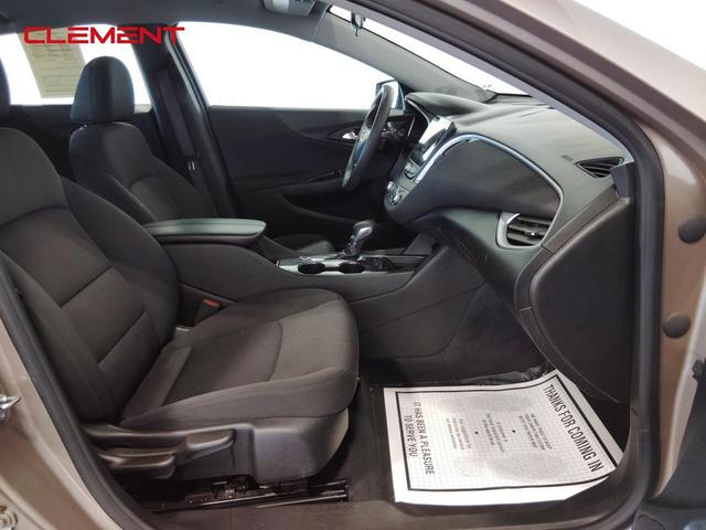 Photo of 2023 Mineral Gray Metallic Chevrolet Malibu