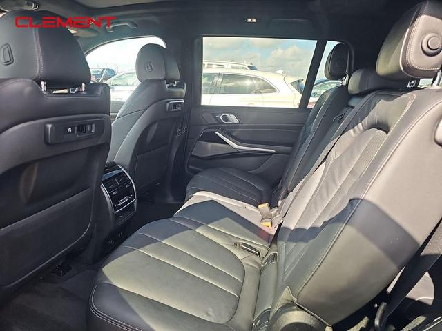 Photo of 2021 Tanzanite Blue II Metallic BMW X7