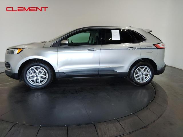 Photo of 2024 Silver Metallic Ford Edge