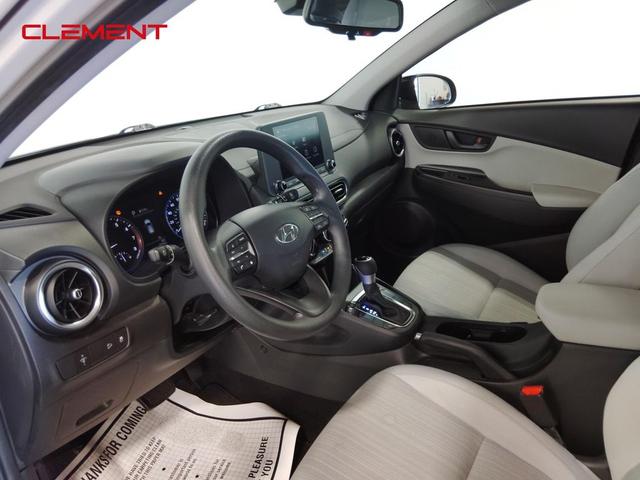 Photo of 2023 Cyber Silver w/Black Roof Hyundai KONA