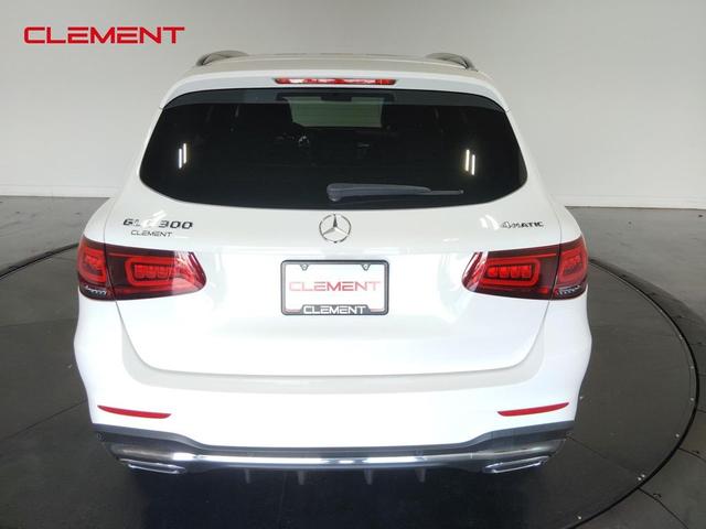 Photo of 2022 Polar White Mercedes-Benz GLC 300
