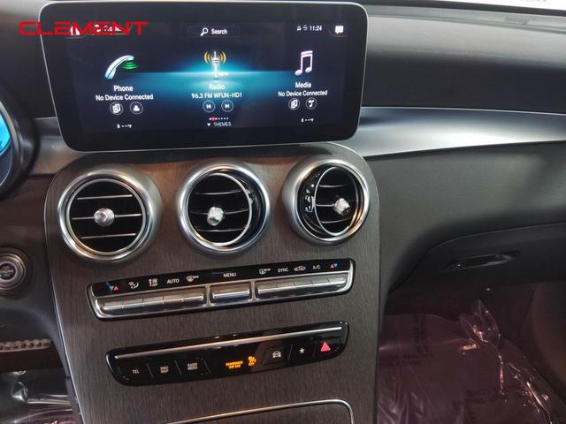 Photo of 2022 Polar White Mercedes-Benz GLC 300