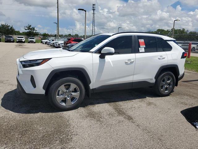 Photo of 2025 Ice Cap Toyota RAV4 Hybrid
