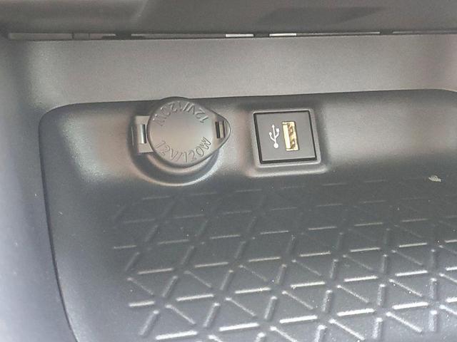 Photo of 2025 Ice Cap Toyota RAV4 Hybrid
