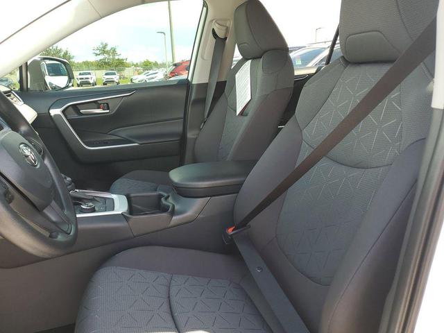 Photo of 2025 Ice Cap Toyota RAV4 Hybrid