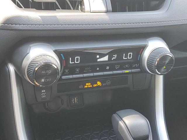 Photo of 2025 Ice Cap Toyota RAV4 Hybrid