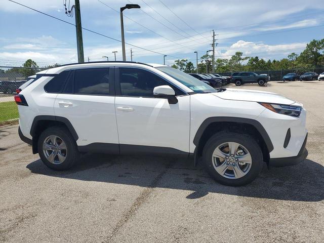 Photo of 2025 Ice Cap Toyota RAV4 Hybrid