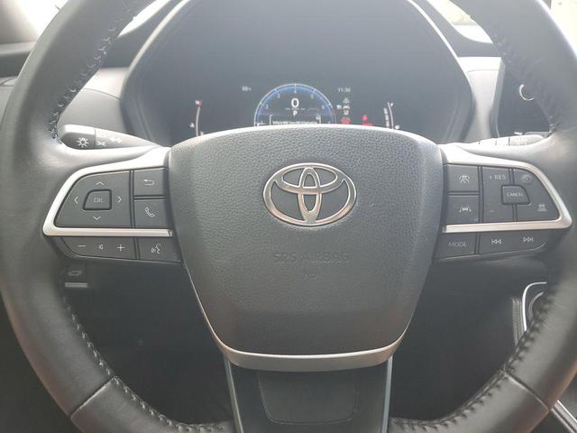 Photo of 2024 Coastal Cream Toyota Grand Highlander