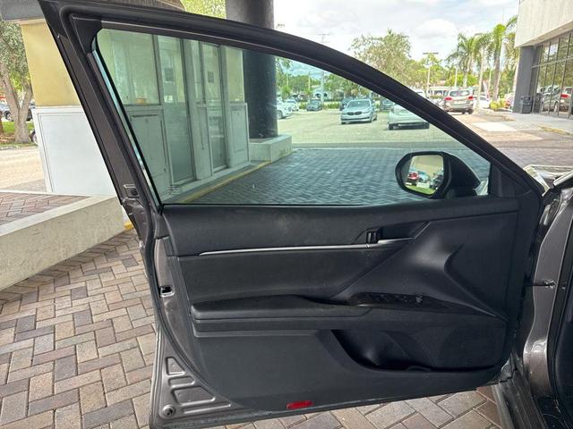 Photo of 2022 Predawn Gray Mica Toyota Camry