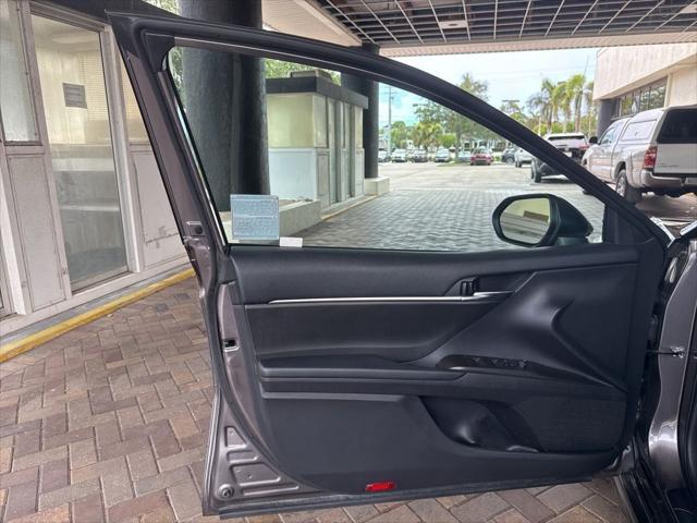 Photo of 2022 Predawn Gray Mica Toyota Camry