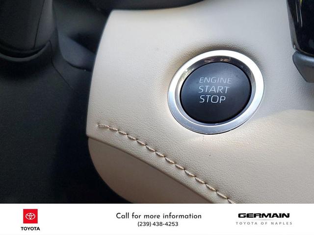 Photo of 2024 Wind Chill Pearl Toyota Highlander