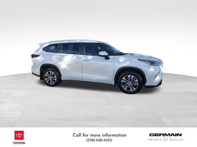 Photo of 2024 Wind Chill Pearl Toyota Highlander