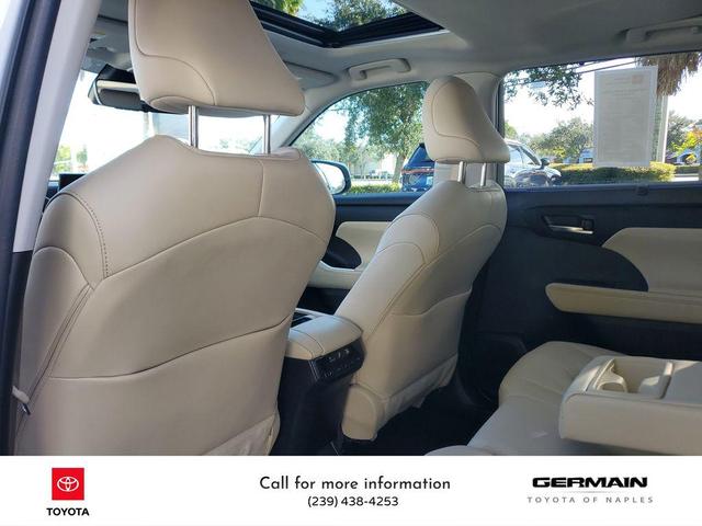 Photo of 2024 Wind Chill Pearl Toyota Highlander